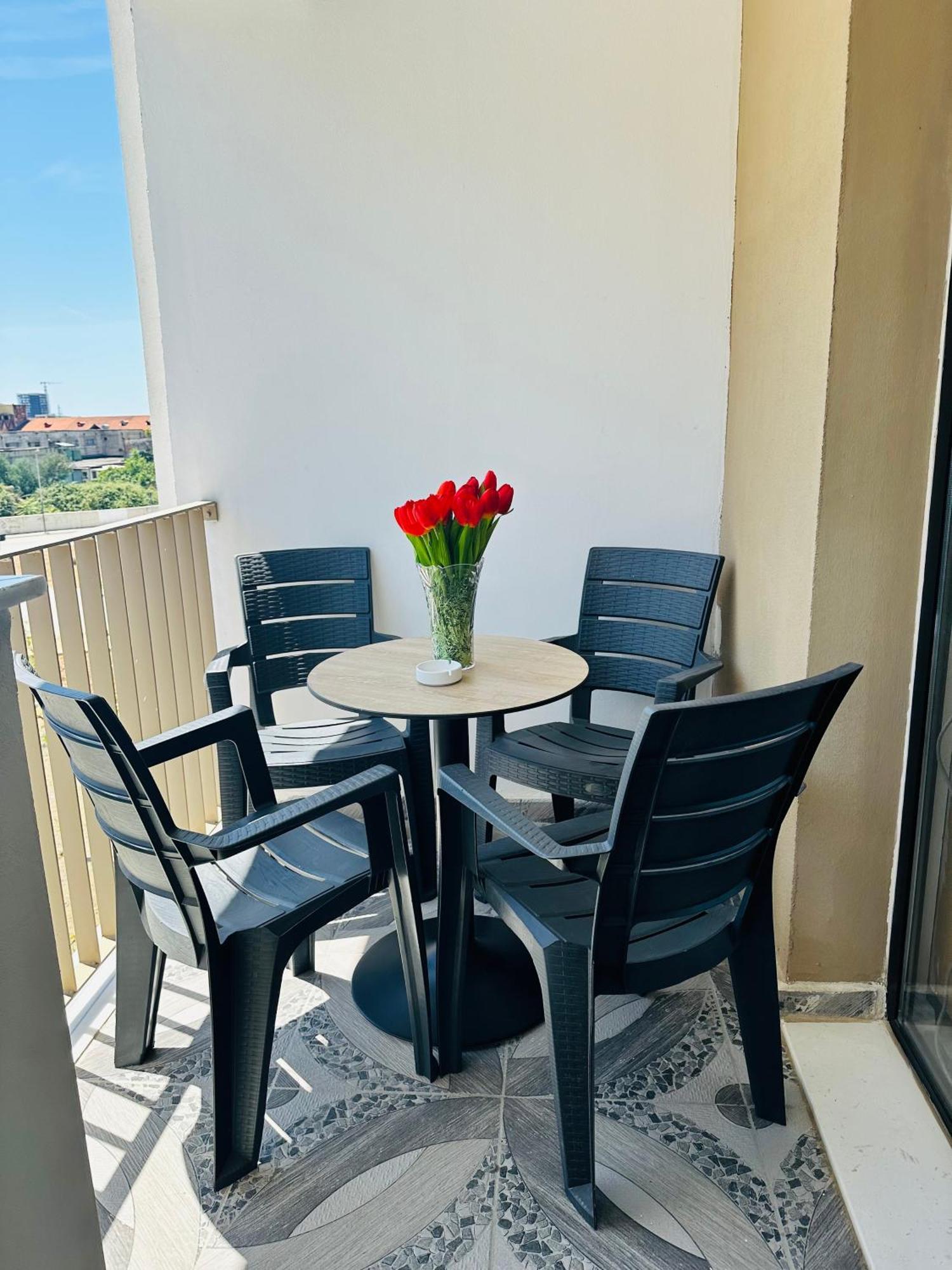 Family Apartment Тирана Экстерьер фото